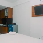 Cozy And Minimalist Studio Patraland Urbano Apartment Near Bekasi Station By Travelio