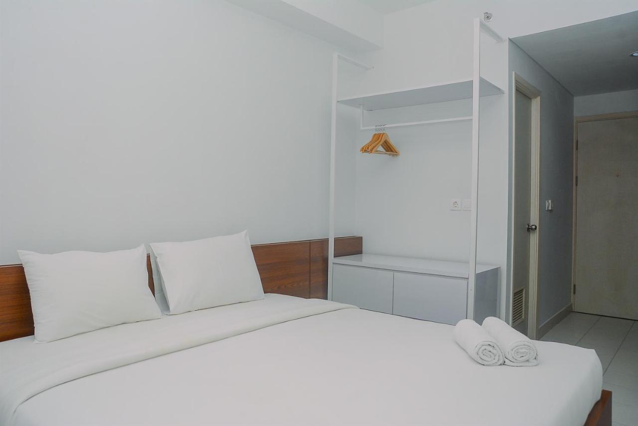 Cozy And Minimalist Patraland Urbano Near Station By Travelio * Bekasi