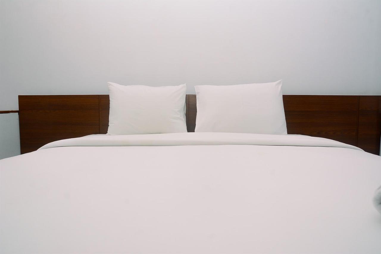 Cozy And Minimalist Patraland Urbano Near Station By Travelio