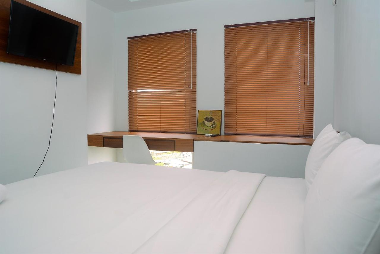 Cozy And Minimalist Patraland Urbano Near Station By Travelio Bekasi