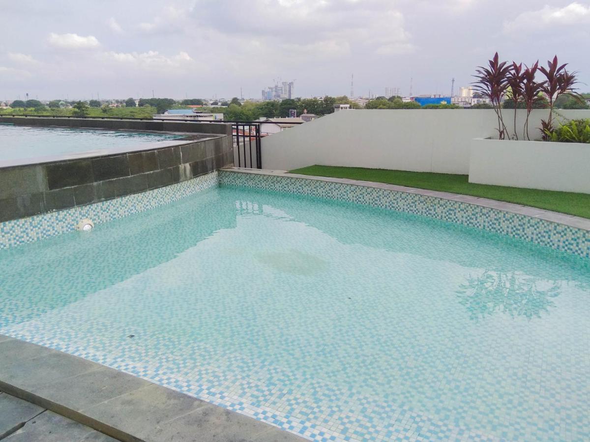 Apartemen Cozy And Minimalist Patraland Urbano Near Station By Travelio *